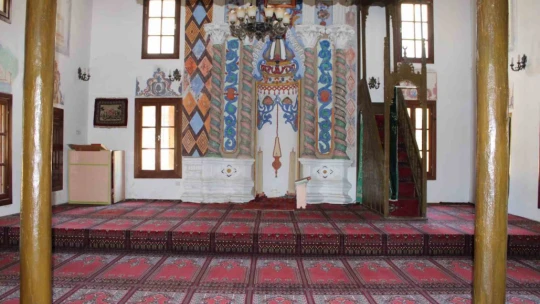 Koçarlı'da tarihe tanıklık eden Cihanoğlu Camii, 239 yıldır ayakta