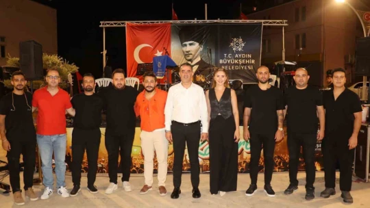 Koçarlı'da vatandaşlar yaz konserinde eğlendi
