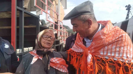 Koçarlı Deve Güreşi'nin onur konuğu 100 yaşındaki Fatma nine oldu