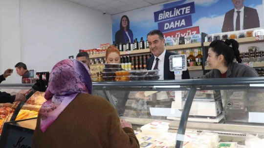 Koçarlı Market ilk günden yoğun ilgi gördü