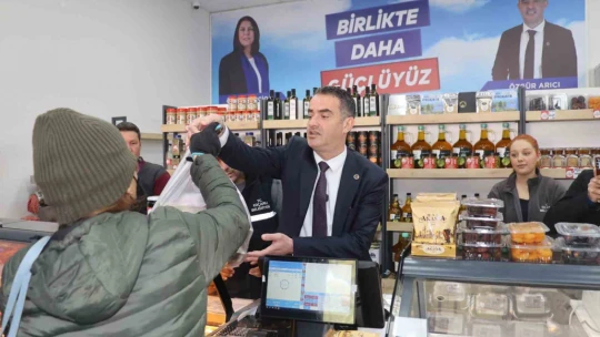 Koçarlı Market ilk günden yoğun ilgi gördü