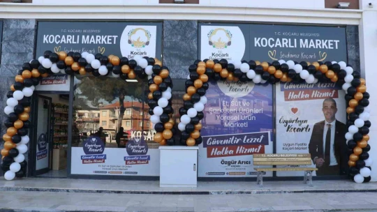 Koçarlı Market ilk günden yoğun ilgi gördü