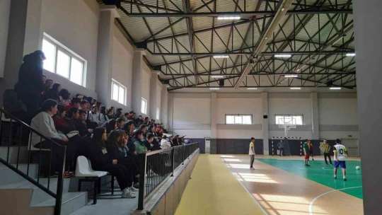 Koçarlı Spor Salonu resmen hizmete açıldı
