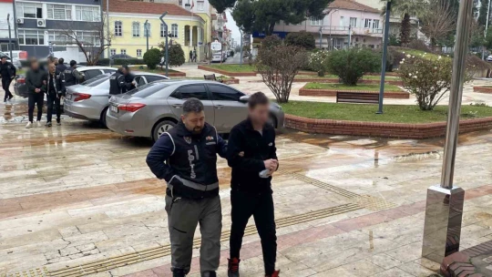 KOM ekiplerinden Aydın merkezli eş zamanlı operasyon: 9 ton etil alkol ele geçirildi