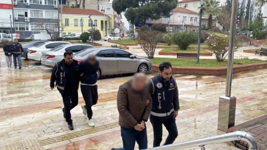 KOM ekiplerinden Aydın merkezli eş zamanlı operasyon: 9 ton etil alkol ele geçirildi