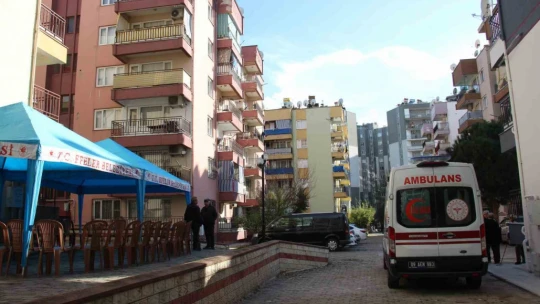 Konya'daki kazada şehit olan Uzman Çavuş Güven'in evine Türk bayrağı asıldı