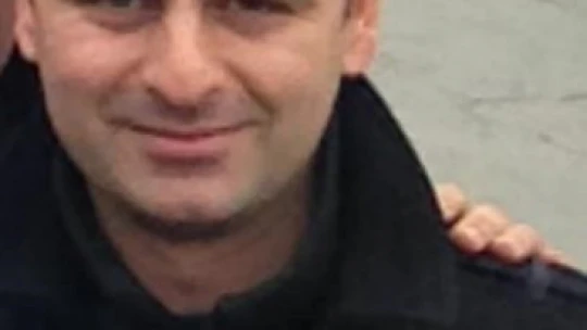 Konya'daki kazada şehit olan Uzman Çavuş Güven'in evine Türk bayrağı asıldı
