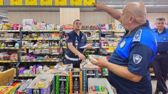 Köşk Belediyesi marketleri denetledi