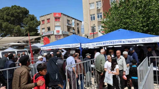 Köşk'te dağıtılan binlerce Ata Tohumu kısa sürede tükendi