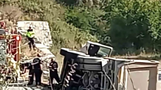 Köşk'te kum kamyonu devrildi: 1 yaralı