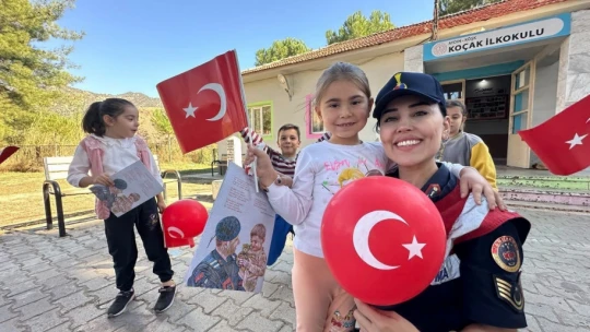 Köşk'te öğrencilere ağaç sevgisi aşılandı
