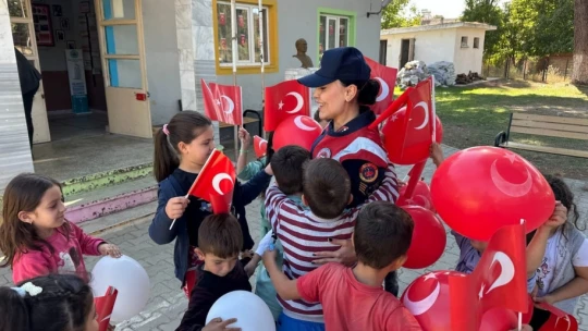 Köşk'te öğrencilere ağaç sevgisi aşılandı
