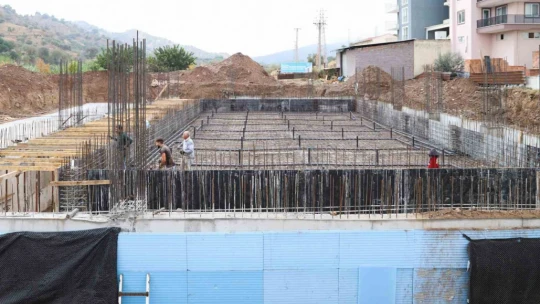 Köşk'te yarı olimpik yüzme havuzunda çalışmalar hız kesmiyor