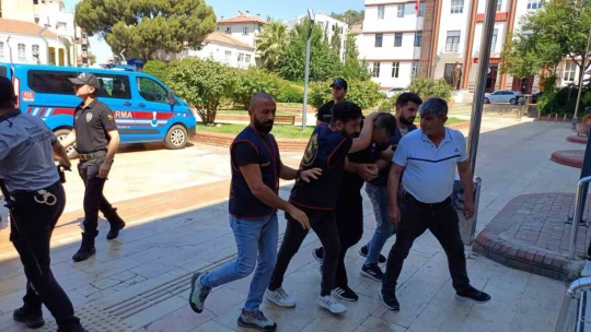 Köşk'teki gazinoda öldürülen Özbek kadının katil zanlıları adliyeye sevk edildi