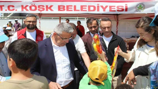 Köşk'teki uçurtma şenliğinde çocuklar doyasıya eğlendi