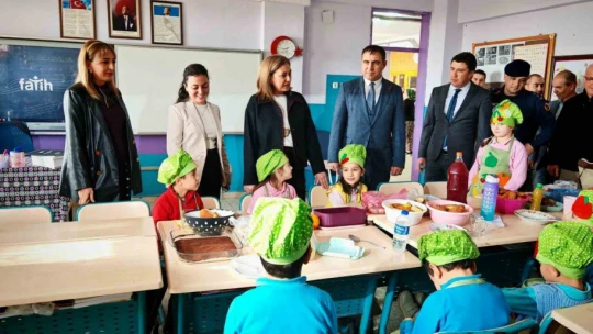 Köy okulundan yerli malı haftası etkinliği