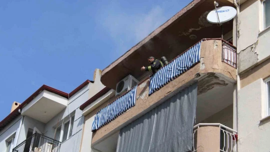 Küçük çocuk çakmakla oynarken evi yaktı