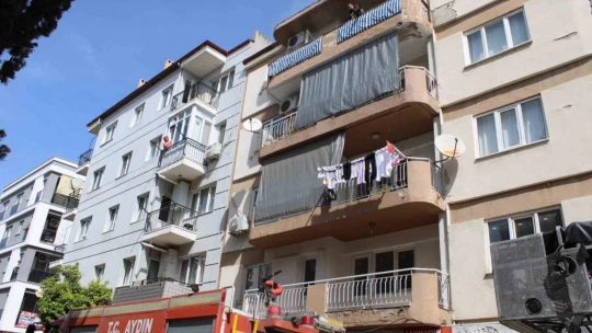 Küçük çocuk çakmakla oynarken evi yaktı