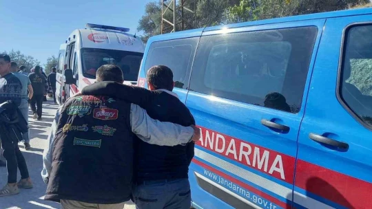 Kum kamyonunun altında kalan anneanne ve torunu hayatını kaybetti
