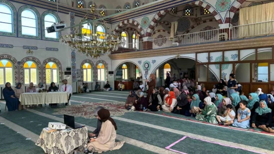Kur'an Kursu öğrencilerinden yıl sonu etkinliği