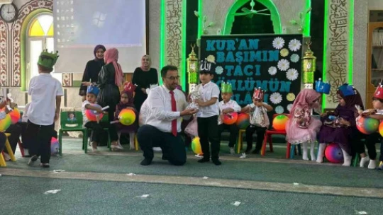 Kur'an Kursu öğrencilerinden yıl sonu etkinliği