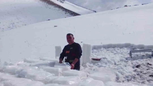 Kuraklık karcıları da olumsuz etkiledi Madran Dağı'na kar düşmeyince Babadağ'a çıktılar