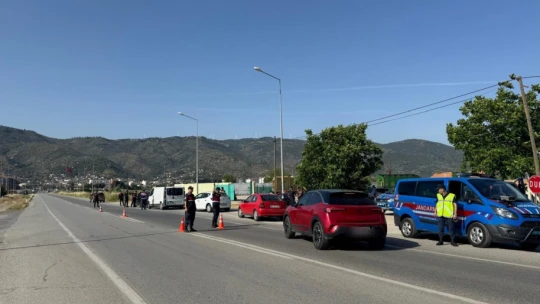 Kurallara uymayan 8 sürücü cezadan kaçamadı