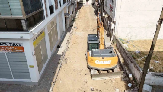 Kurtuluş'ta yol çalışmaları başladı