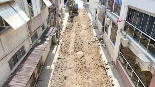 Kurtuluş'ta yol çalışmaları başladı