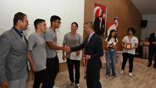 Kuşadalı öğrenciler Matematik Olimpiyatlarında il birincisi oldu
