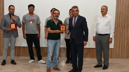 Kuşadalı öğrenciler Matematik Olimpiyatlarında il birincisi oldu