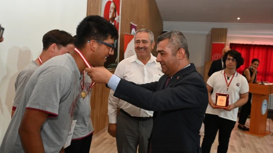 Kuşadalı öğrenciler Matematik Olimpiyatlarında il birincisi oldu