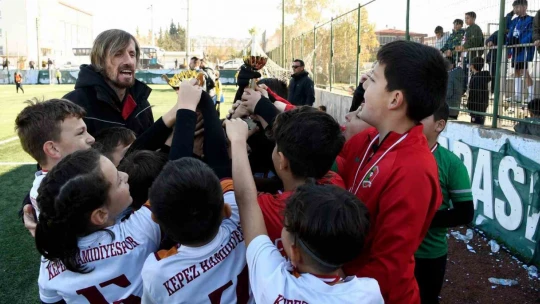 Kuşadası 4 bin 500 sporcuyu ağırladı
