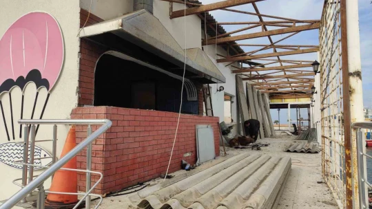 Kuşadası Balıkçılar Kahvesi'nde yenileme çalışmaları başladı