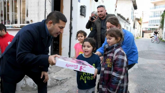 Kuşadası Belediye Başkanı Günel vatandaşlarla bir araya geldi