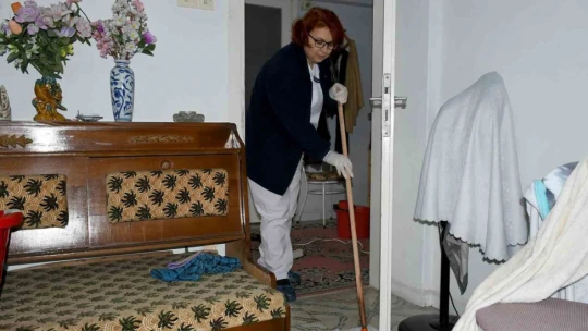 Kuşadası Belediyesi 'Evde Bakım Birimi' ile yaşamlara dokunuyor