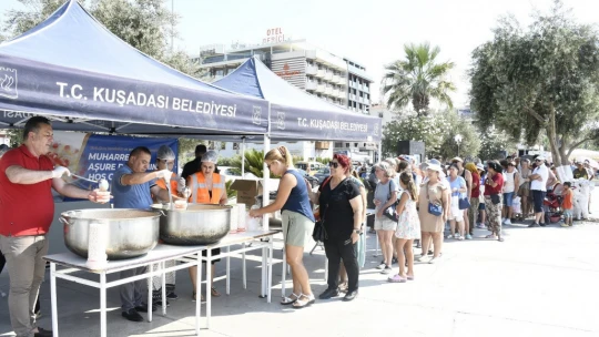 Kuşadası Belediyesi aşure bereketini 8 bin kişi ile paylaştı