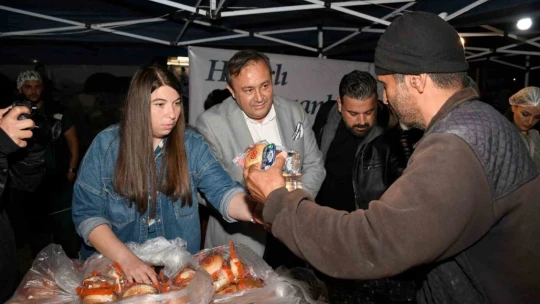 Kuşadası Belediyesi İftar Günlerinin İlki İkiçeşmelik Mahallesi'nde Düzenlendi