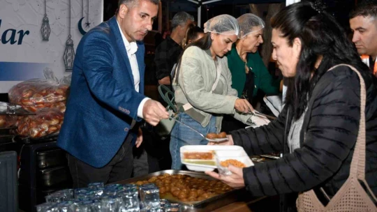 Kuşadası Belediyesi İftar Günlerinin İlki İkiçeşmelik Mahallesi'nde Düzenlendi