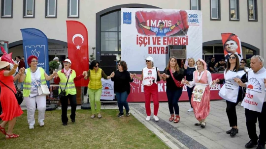 Kuşadası Belediyesi'nde 1 Mayıs coşkuyla kutlandı