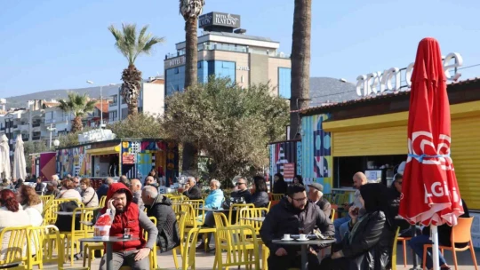 Kuşadası Belediyesi'nden Adalı Kart'a özel 14 Şubat ikramı