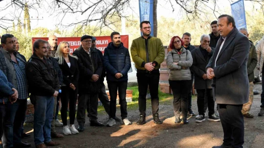 Kuşadası Belediyesi'nden arıcılara malzeme desteği