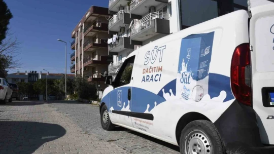 Kuşadası Belediyesi'nden bin 500 çocuğa süt desteği