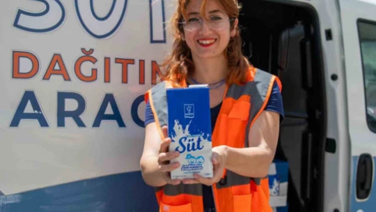 Kuşadası Belediyesi'nden bin 500 çocuğa süt desteği