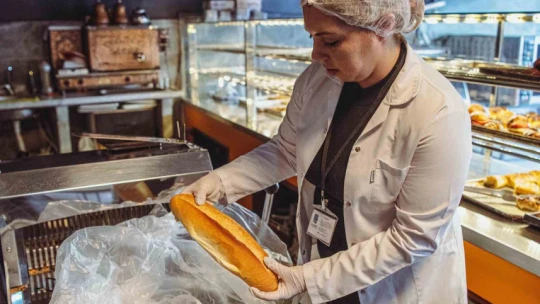 Kuşadası Belediyesi'nden ekmek fırınlarına hijyen ve gramaj denetimi