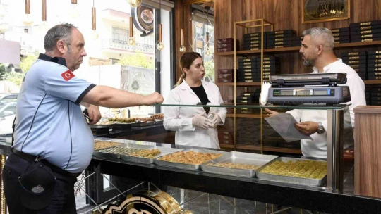 Kuşadası Belediyesi'nden gıda işletmelerine denetim