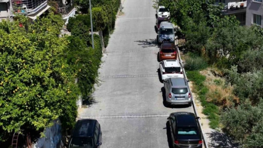 Kuşadası Belediyesi'nden kesintisiz yol mesaisi