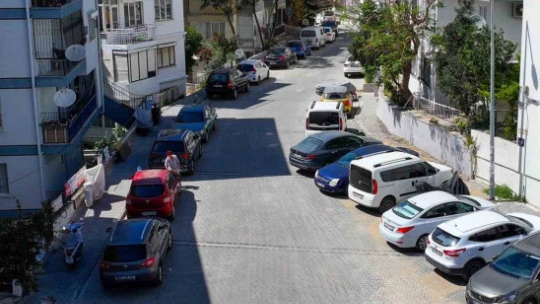 Kuşadası Belediyesi'nden kesintisiz yol mesaisi