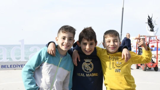 Kuşadası Belediyesi'nden öğrencilere sömestr hediyesi