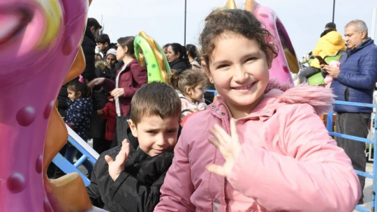 Kuşadası Belediyesi'nden öğrencilere sömestr hediyesi